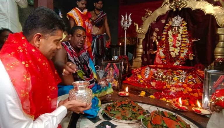 Nabin Odisha Chairman V K Pandian Visits Tara Tarini Temple In Ganjam After Joining BJD