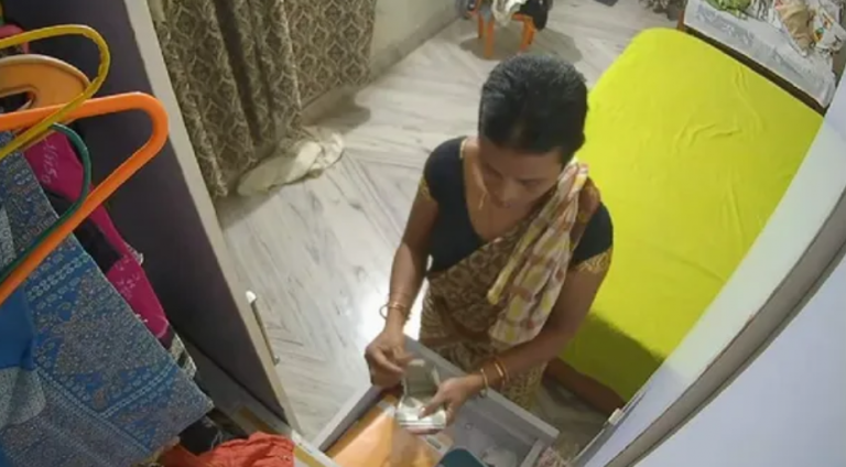 CCTV Captures Domestic Help Stealing Cash From House In Bhubaneswar