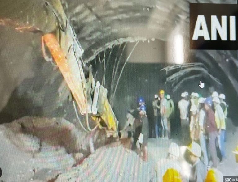 ‘American Auger’ Machine, Rescue Experts From Thailand & Norway Being Deployed To Rescue 40 Workers Stuck In Uttarakhand Tunnel On Day 5