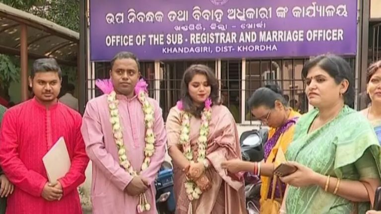 simple marriage of OAS toppers