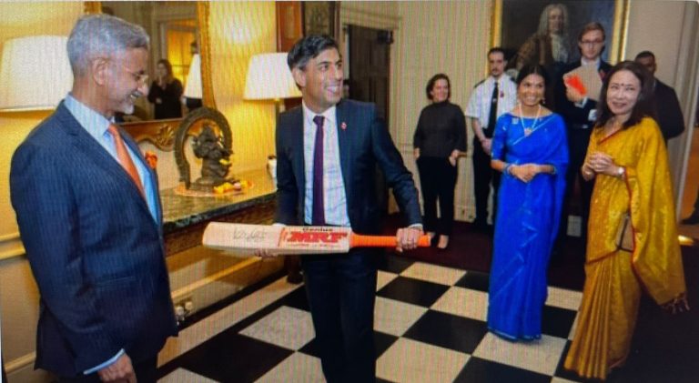 S Jaishankar Gifts Cricket Bat Signed By Virat Kohli To UK PM Rishi Sunak