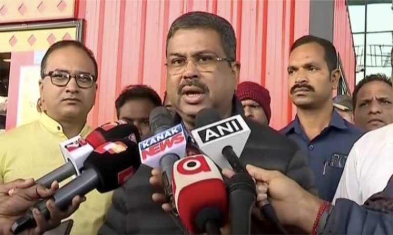Dharmendra Joins Jagannath Temple Video Chorus, Says No One Should Hurt Odia Sentiments; BJD Responds