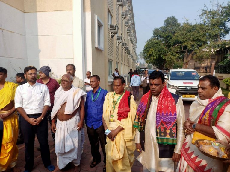 30 Teams Start Distributing Invitation Cards For Puri Jagannath Temple Corridor Inauguration In Odisha