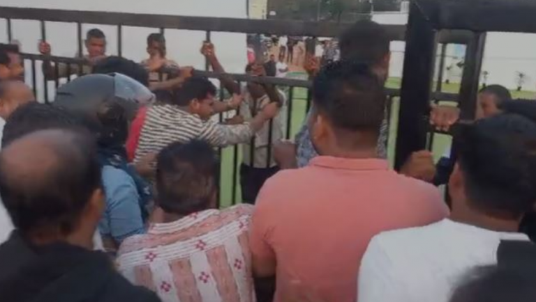 Tension At Vintage Car Exhibition In Bhubaneswar After People Denied Entry