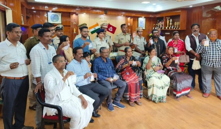 Stolen Ornaments returned