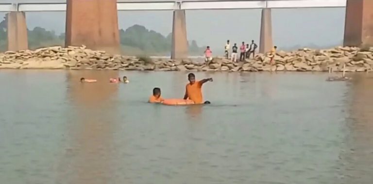 student drowns in Koel river
