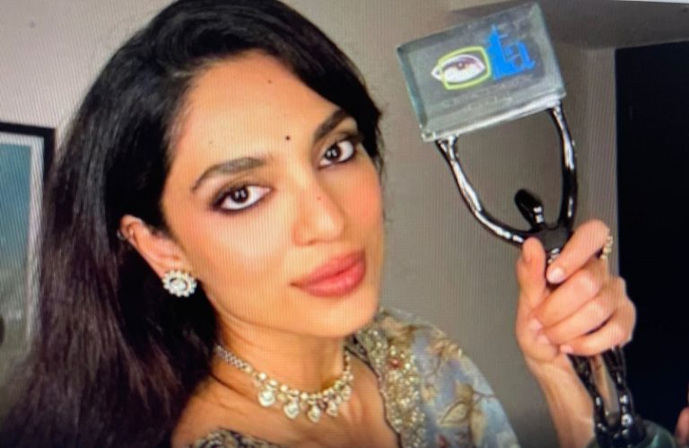 Sobhita Dhulipala Wins ‘Best Popular Actress’ OTT Award