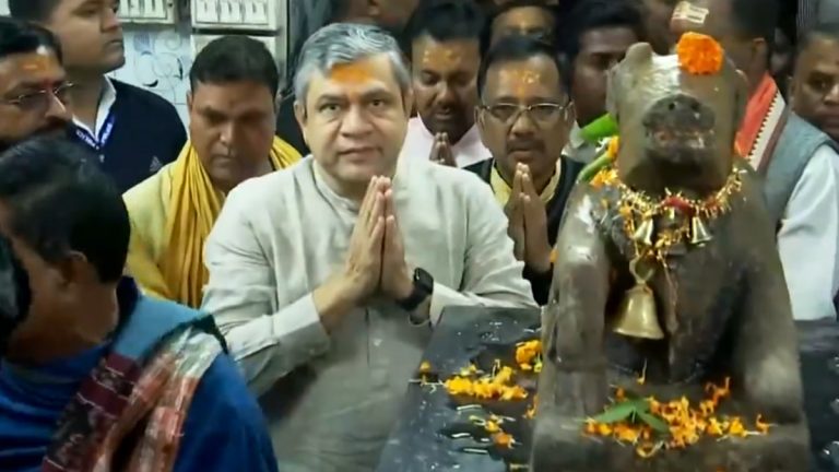 Railway Minister Ashwini Vaishnaw Offers Prayer At Dhabaleswar Temple In Cuttack