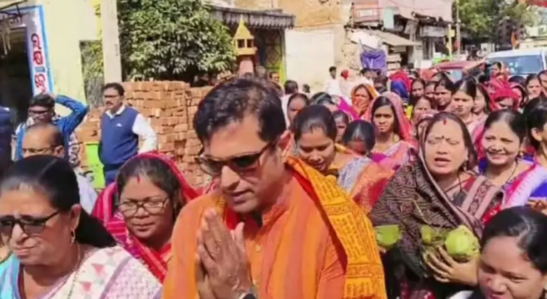 BJD Leader Kalikesh Singhdeo’s Visit To Congress MLA Narasingha Mishra’s House With Mahaprasad Piques Curiosity In Odisha