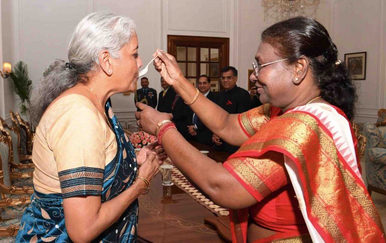 Nirmala Sitharaman Calls On President Droupadi Murmu Ahead Of Budget 2024 Presentation