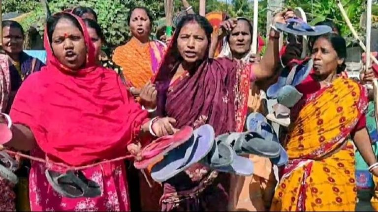Sandeshkhali women protest