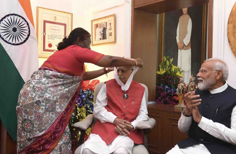 President Droupadi Murmu Confers Bharat Ratna On BJP Stalwart L K Advani
