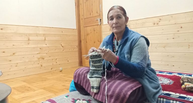 Lahauli woman weaving socks