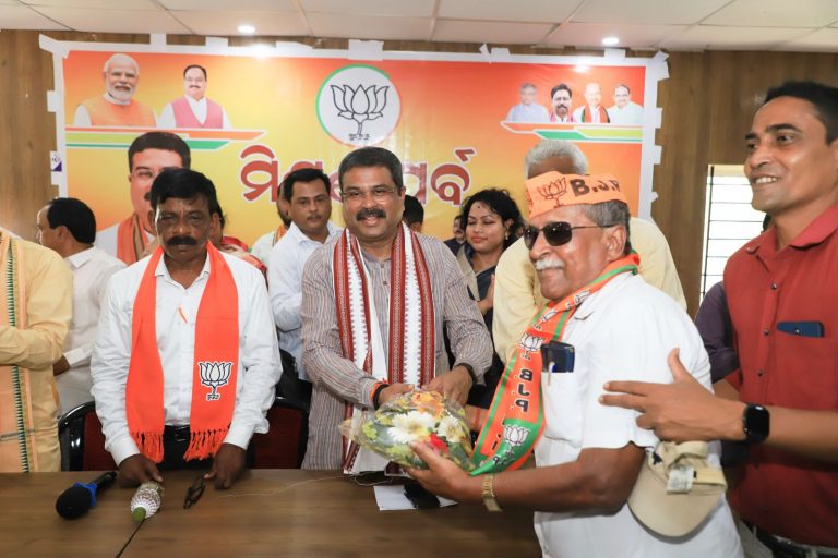 Former Odisha Minister Nabin Chandra Narayan Das, Several Others Join BJP In Presence Of Dharmendra Pradhan