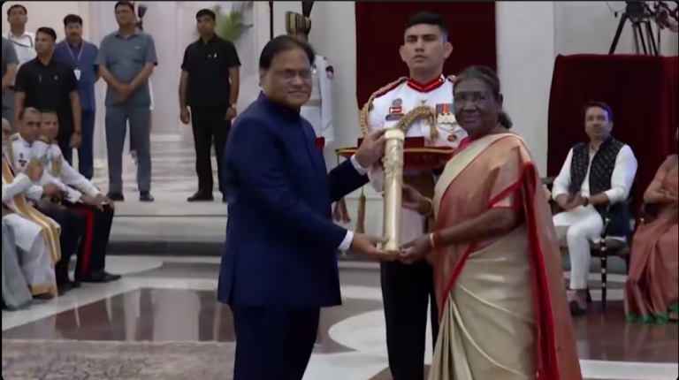 President Droupadi Murmu Presents Bharat Ratna To Former PMs Narasimha Rao, Charan Singh, 2 Others Posthumously