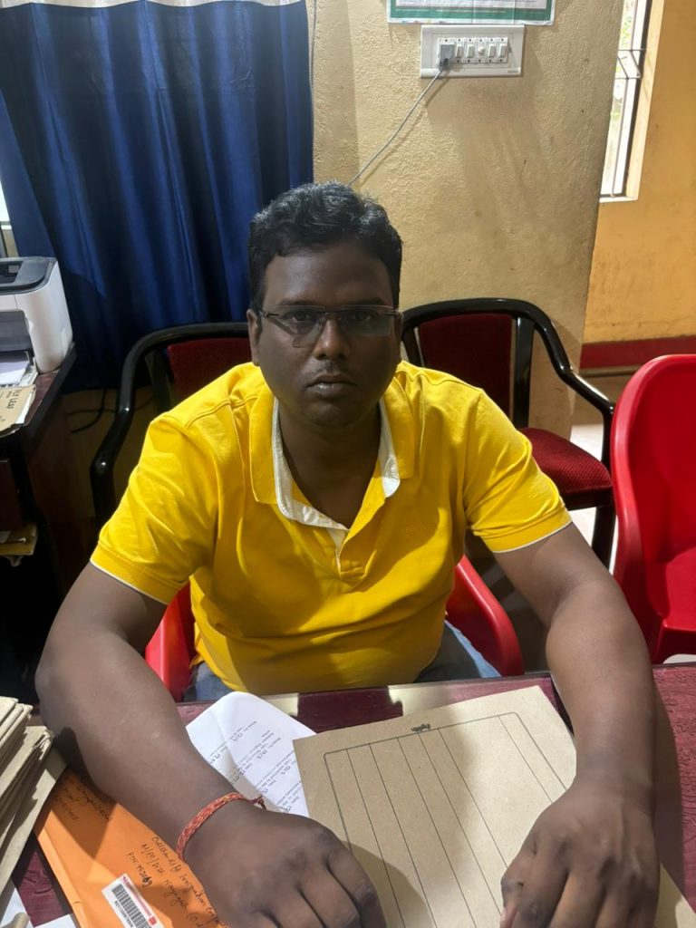 Odisha Lift Irrigation JE & Contractor Caught Red-handed By Vigilance Taking Bribe, Arrested