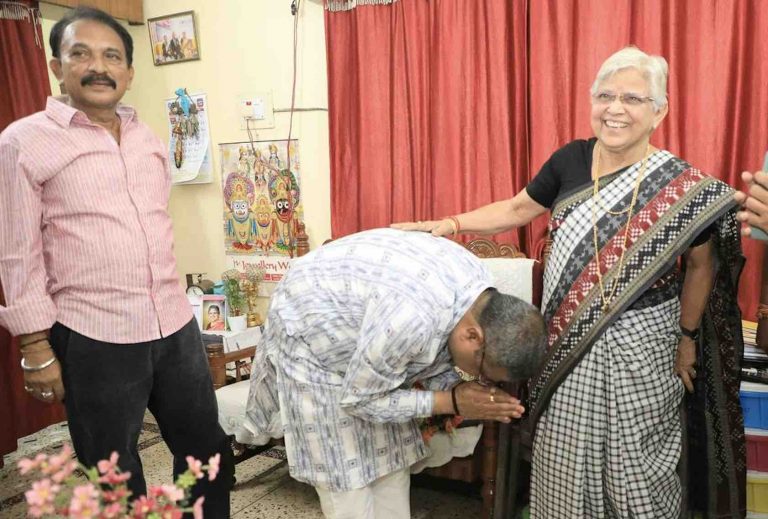 Dharmendra Pradhan Plays Raseswari Panigrahi Card, Seeks Ex BJD MLA Blessings In Sambalpur