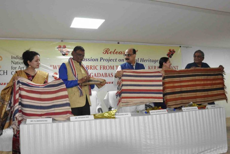 INTACH Unveils Project On Reviving Bark Cloth Of Odisha’s Gadaba Tribe