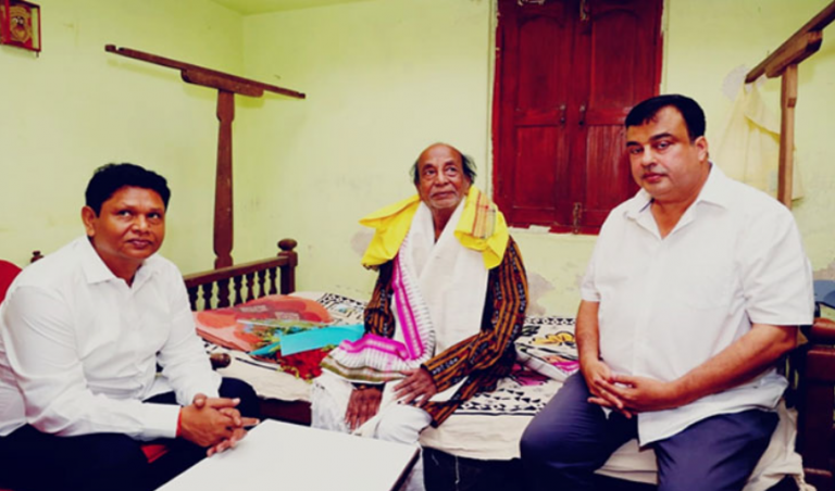 BJD’s Pranab Prakash Das, Rohit Pujari Meet Padma Awardee Binod Pasayat In Sambalpur Ahead Of Elections