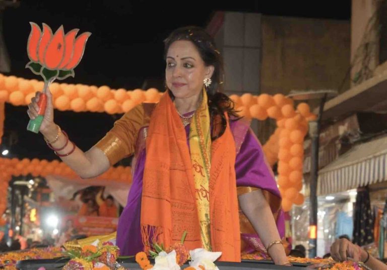 Hema Malini Arrives In Bhubaneswar; Rallies At Salia Sahi, Cuttack & Roadshow In Pipili