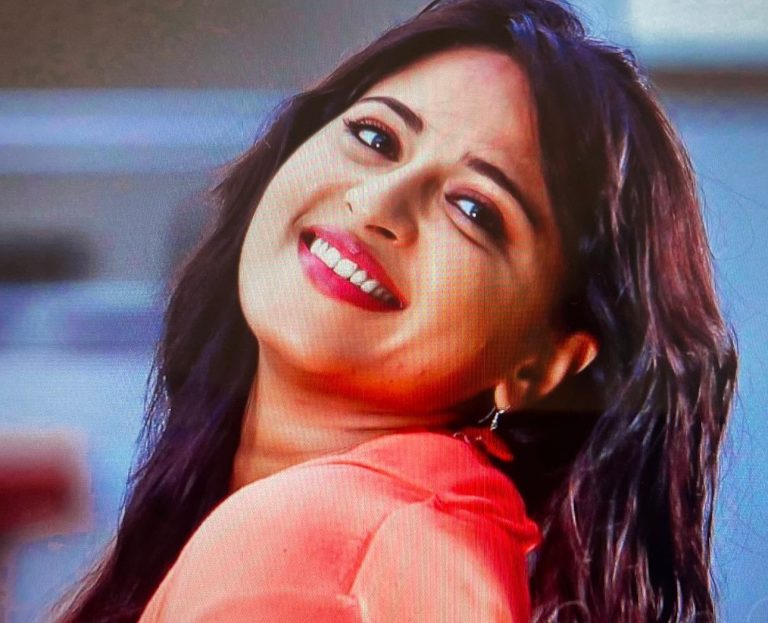 ‘Baahubali’ Actor Anushka Shetty Suffering From Rare Laughing Disease? What Is It?