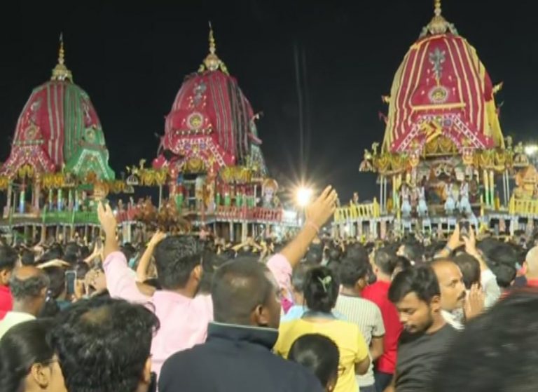 Bahuda Yatra In Pictures: Lords Arrive At Singhadwar Of Puri Jagannath Temple; ‘Lakshmi Narayan Bheta’ Held