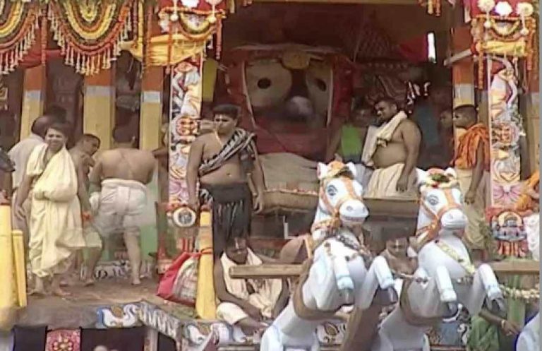 Puri Rath Yatra: Lord Jagannath & Siblings Resume Journey Towards Gundicha Temple