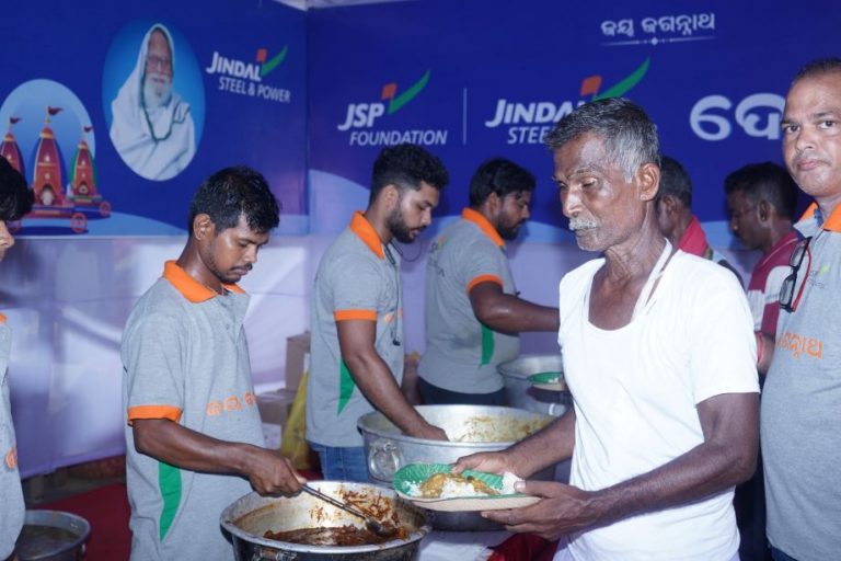 JSP foundation serves rath yatra devotees