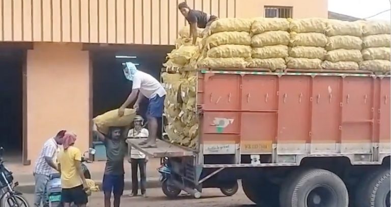 Potato-Laden Trucks Arrive In Bhubaneswar Amid Price Rise But Through ‘Illegal Route’