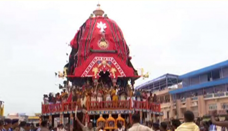 Stage Set For Lord Jagannath’s Rath Yatra In Puri, Chariots Taken To Singhadwar After ‘Agyan Mala Bije’