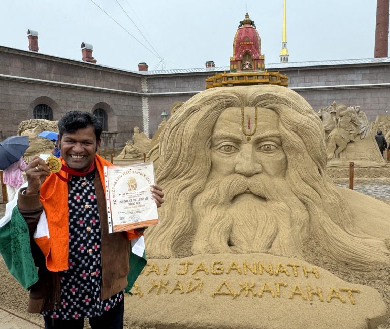 Odisha Artist Sudarsan Pattnaik Wins Golden Sand Master Award In Russia, CM Mohan Majhi Congratulates