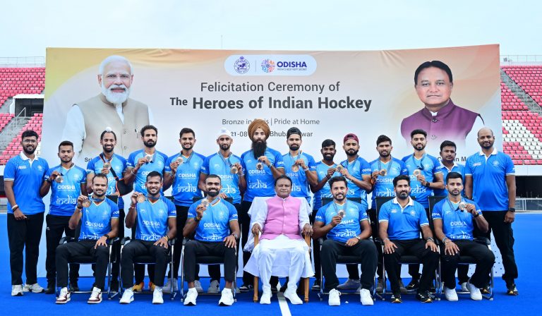 Odisha CM Mohan Majhi Felicitates Olympic Medalist Indian Men’s Hockey Team