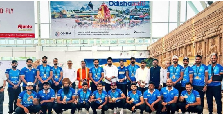 Olympic Medalist Indian Men’s Hockey Team Holds Roadshow In Odisha Capital