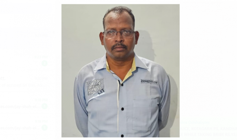 Police ASI Caught Taking Bribe By Odisha Vigilance In Kandhamal