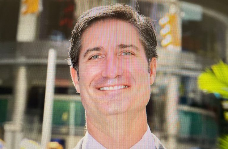 Starbucks’ New CEO Will Fly 1,600 Km On Private Jet To Work Every Day