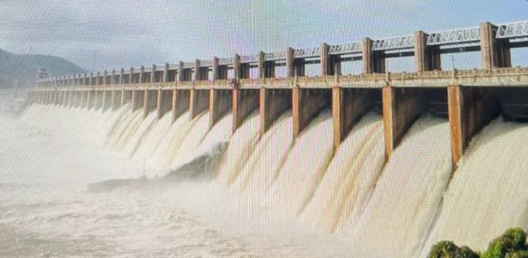 Karnataka’s Tungabhadra Dam Gate Gets Washed Away