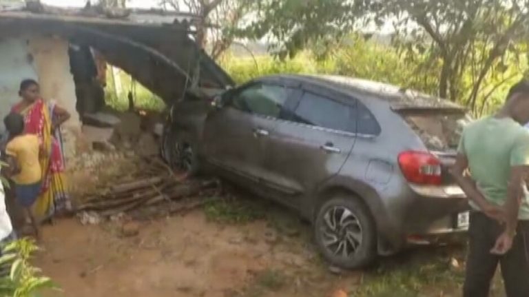 Close Shave For Family Of 7 As Car Crashes Into House In Odisha’s Sonepur