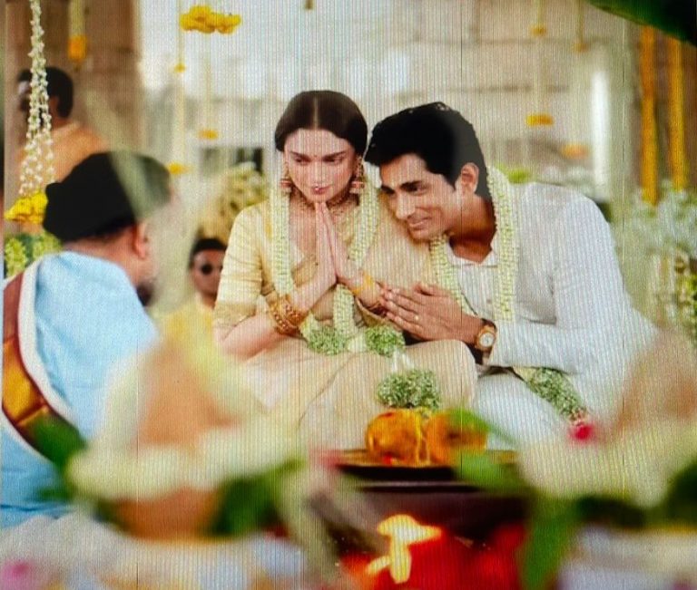 Heeramandi’s ‘Bibbojaan’ Aka Aditi Rao Hydari & Rang De Basanti’s ‘Karan,’ Actor Siddharth Get Married