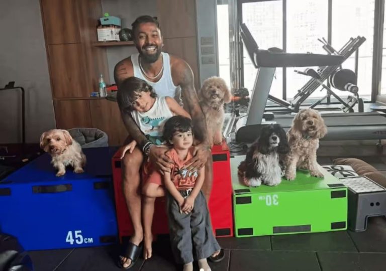 Hardik Pandya with son