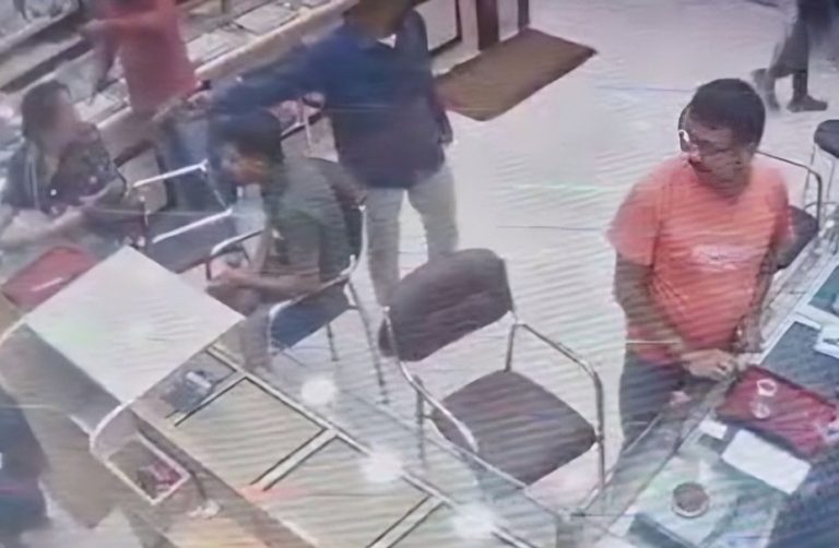 Locals Overpower Armed Robber, Foil Loot Attempt At Jewellery Shop In Odisha’s Rourkela