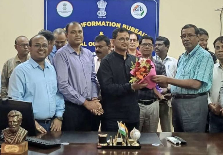 IIS Officer Akhil Kumar Mishra Assumes Charge As ADG Of PIB Bhubaneswar