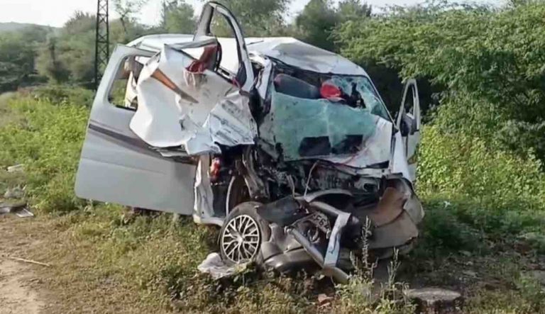 6 Pilgrims Die In Dumper-Van Crash In Rajasthan