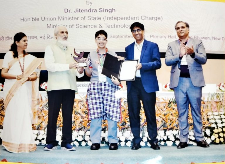 Young Innovator From Odisha Shraavya Mishra Felicitated At INSPIRE MANAK National Exhibition