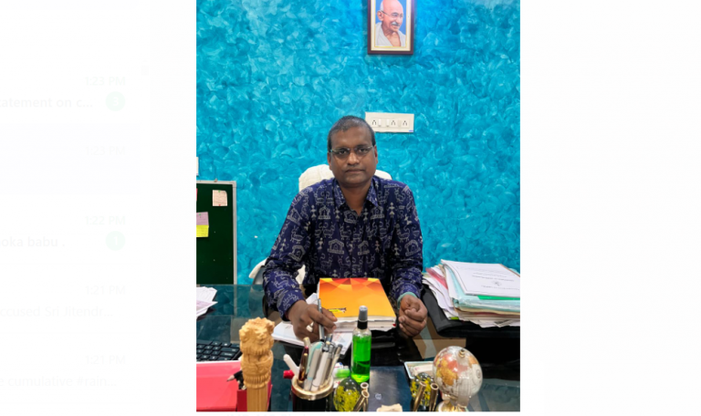 Odisha Vigilance Nabs Executive Engineer While Taking Bribe From Contractor