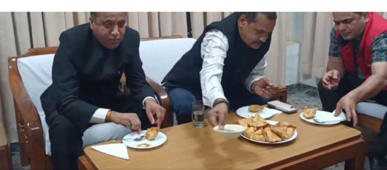 Snacks Politics: Now, BJP Chief In Hiamachal Pradesh Hosts Samosa Party To Mock CM Sukhvinder Sukhu