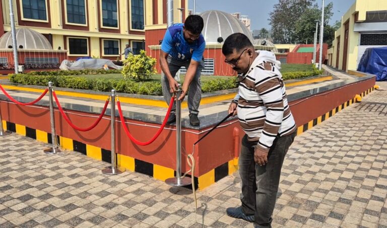 Spectacled Cobra Rescued From Bhubaneswar Judicial Complex Before Inauguration By Droupadi Murmu