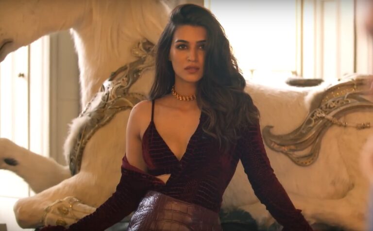 Collegemate Accuses Kriti Sanon Of Cheating On Her ‘Wealthy BF’, Netizens Refuse To Buy It