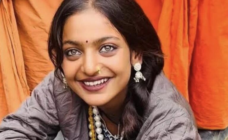 Mahakumbh Viral Girl Monalisa To Make Bollywood Debut Opposite Rajkummar Rao’s Brother