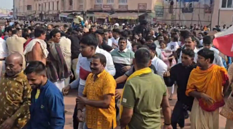Stampede-Like Situation Outside Puri Jagannath Temple After Devotees Break Security Barricades