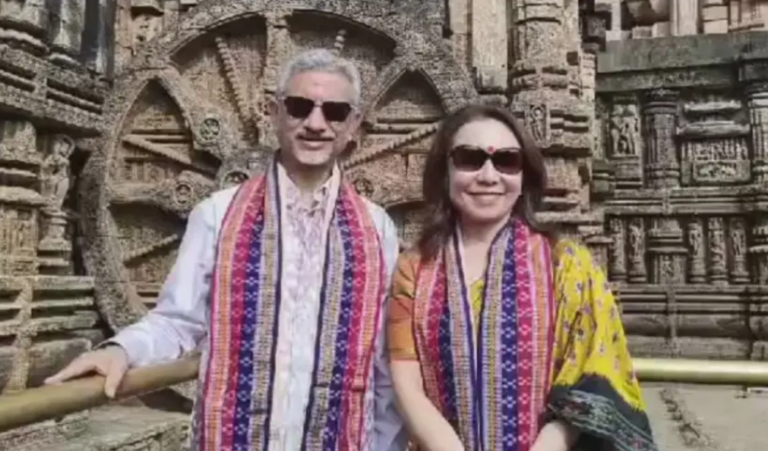 Odisha: External Affairs Minister S Jaishankar, Wife Visit Konark Sun Temple Ahead of Pravasi Bharatiya Divas